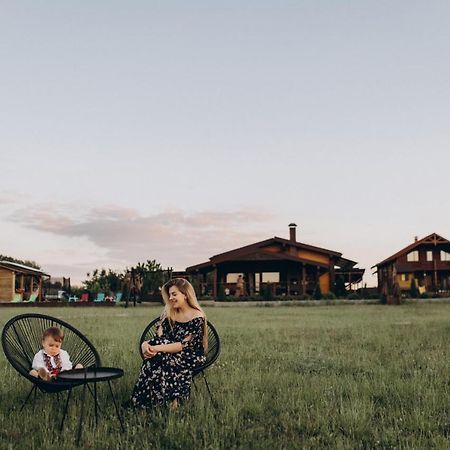 Хомене Villa Rzhyshchiv Екстериор снимка