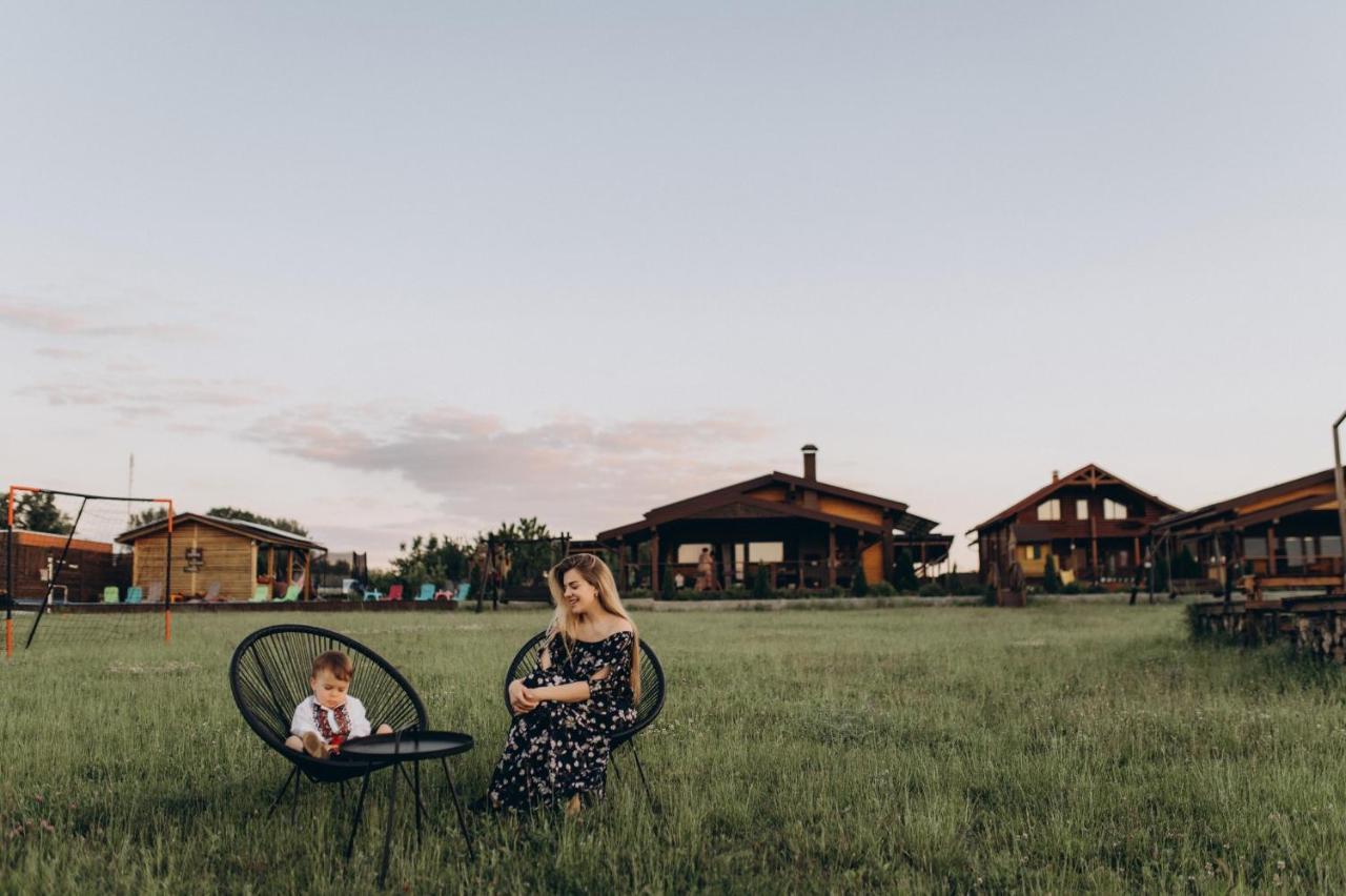 Хомене Villa Rzhyshchiv Екстериор снимка