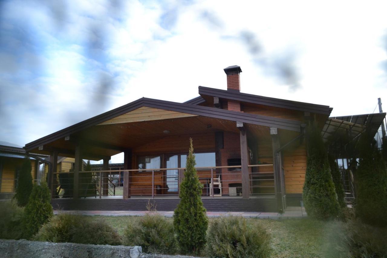 Хомене Villa Rzhyshchiv Екстериор снимка